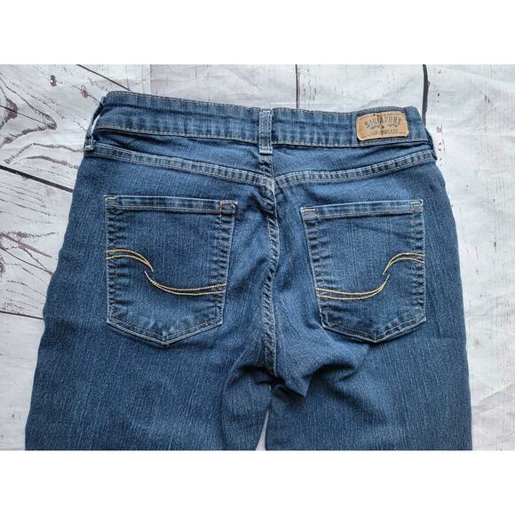 Signature Levi's Women's Modern Straight Dark Wash Stretch W26-L24.5 - Picture 9 of 9